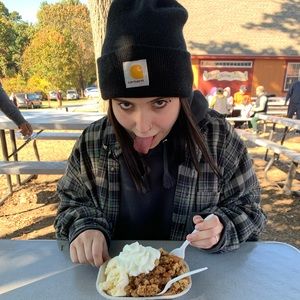 Meet your Posher, Shaele